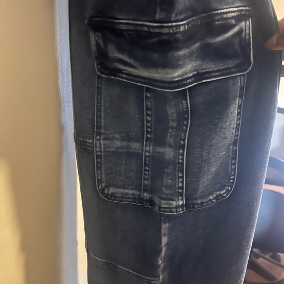 Low Stretch Cargo Straight Leg Jeans - Dark Wash - Picture 10 of 10